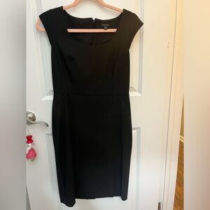 Ann Taylor black dress. Used Excellent Condition.